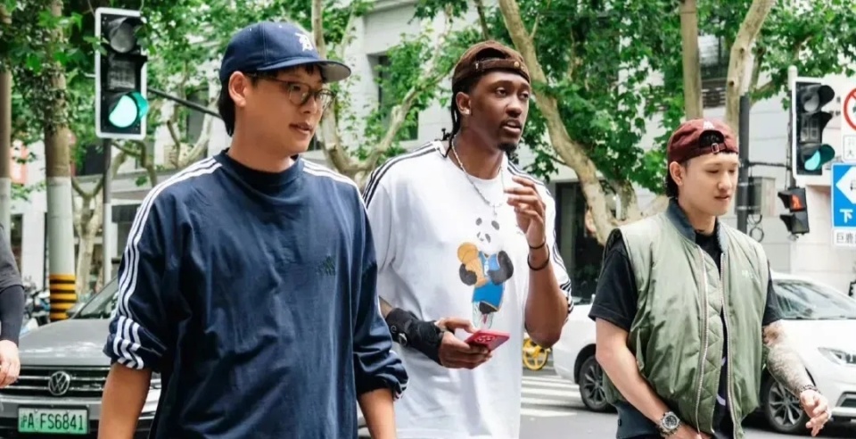 日本更加没, 上连打招呼, 很多球员看 日本更加没, 上连打招呼, 很多球员看