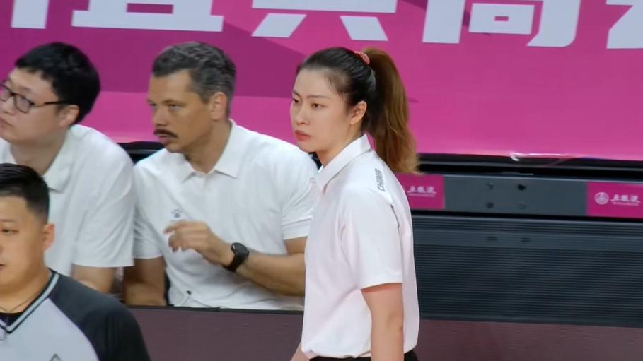 大胜上海女, 许晨妍 大胜上海女, 许晨妍